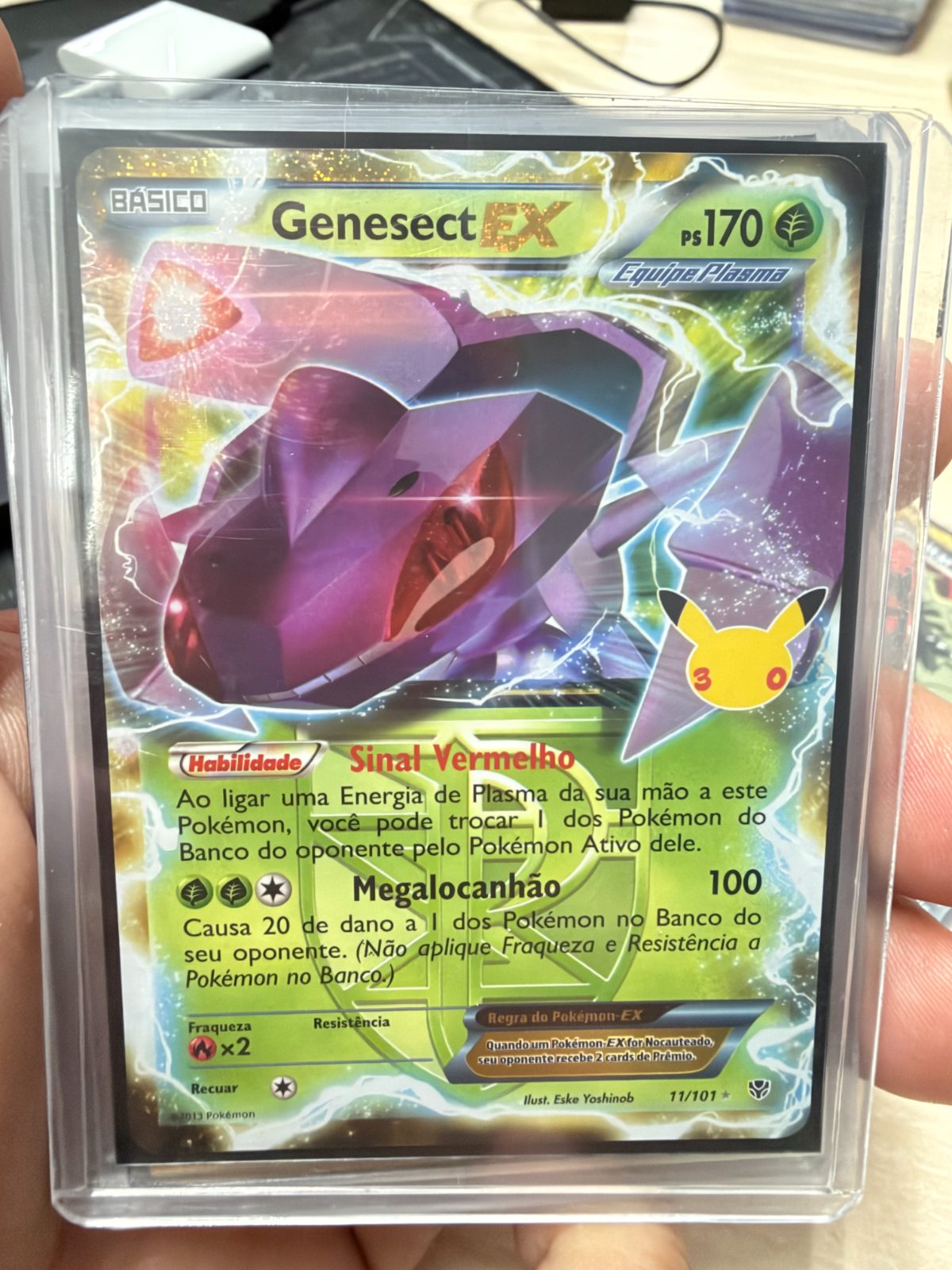Frente da carta Genesect EX