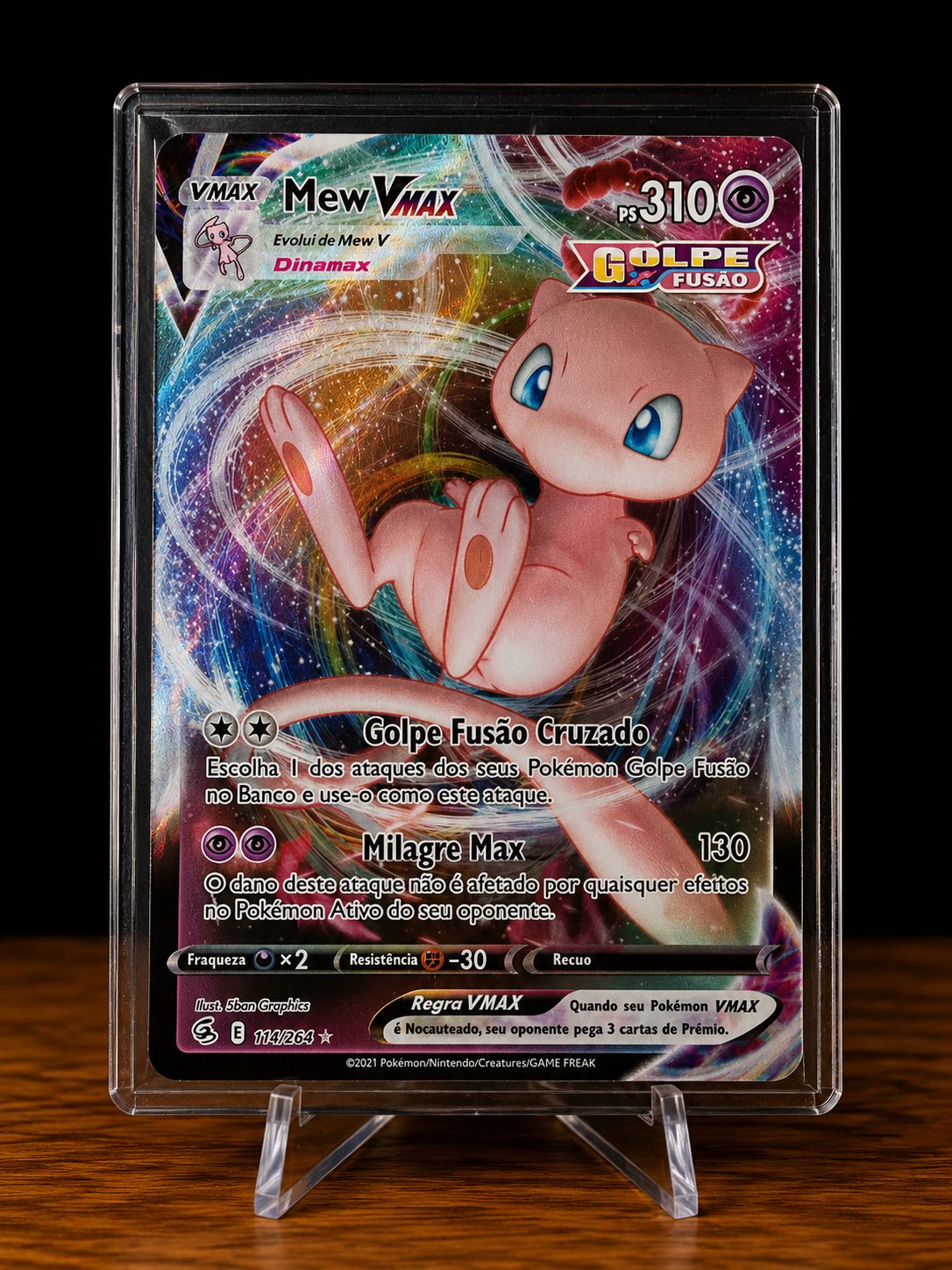 Frente da carta Mew VMAX