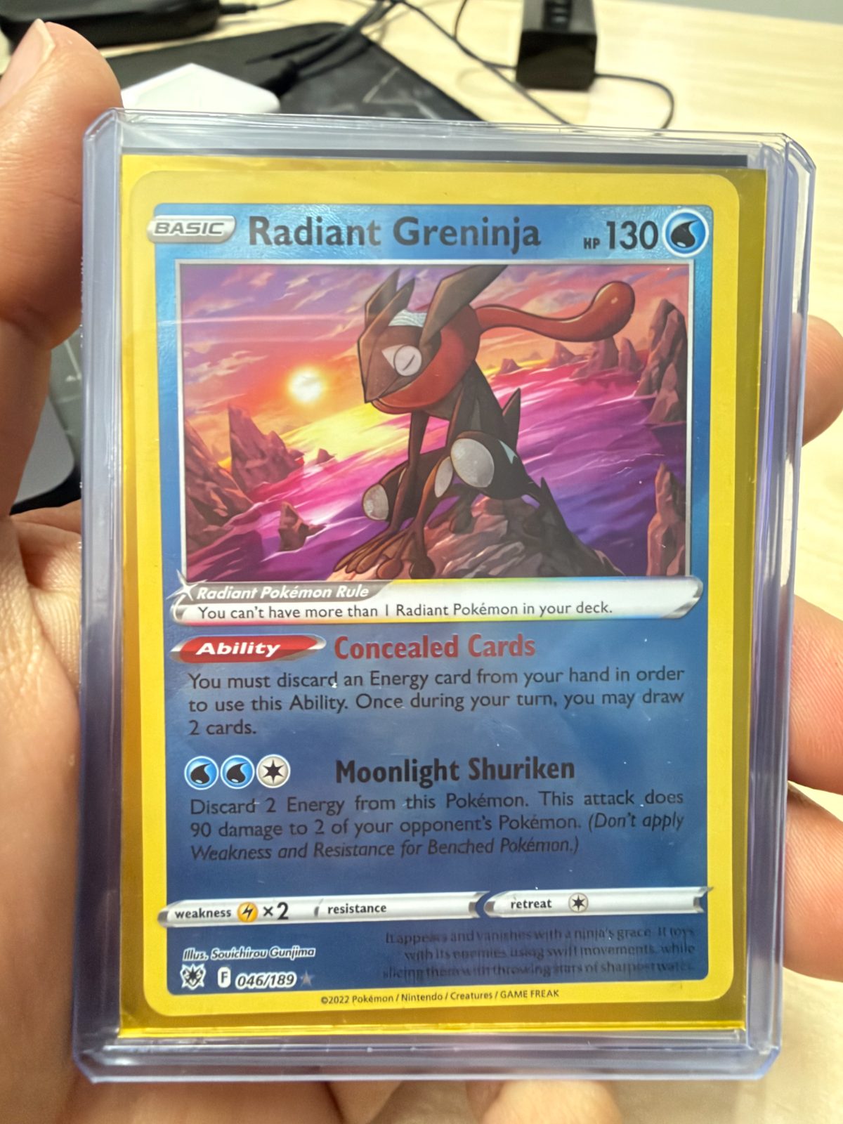 Frente da carta Radiant Greninja