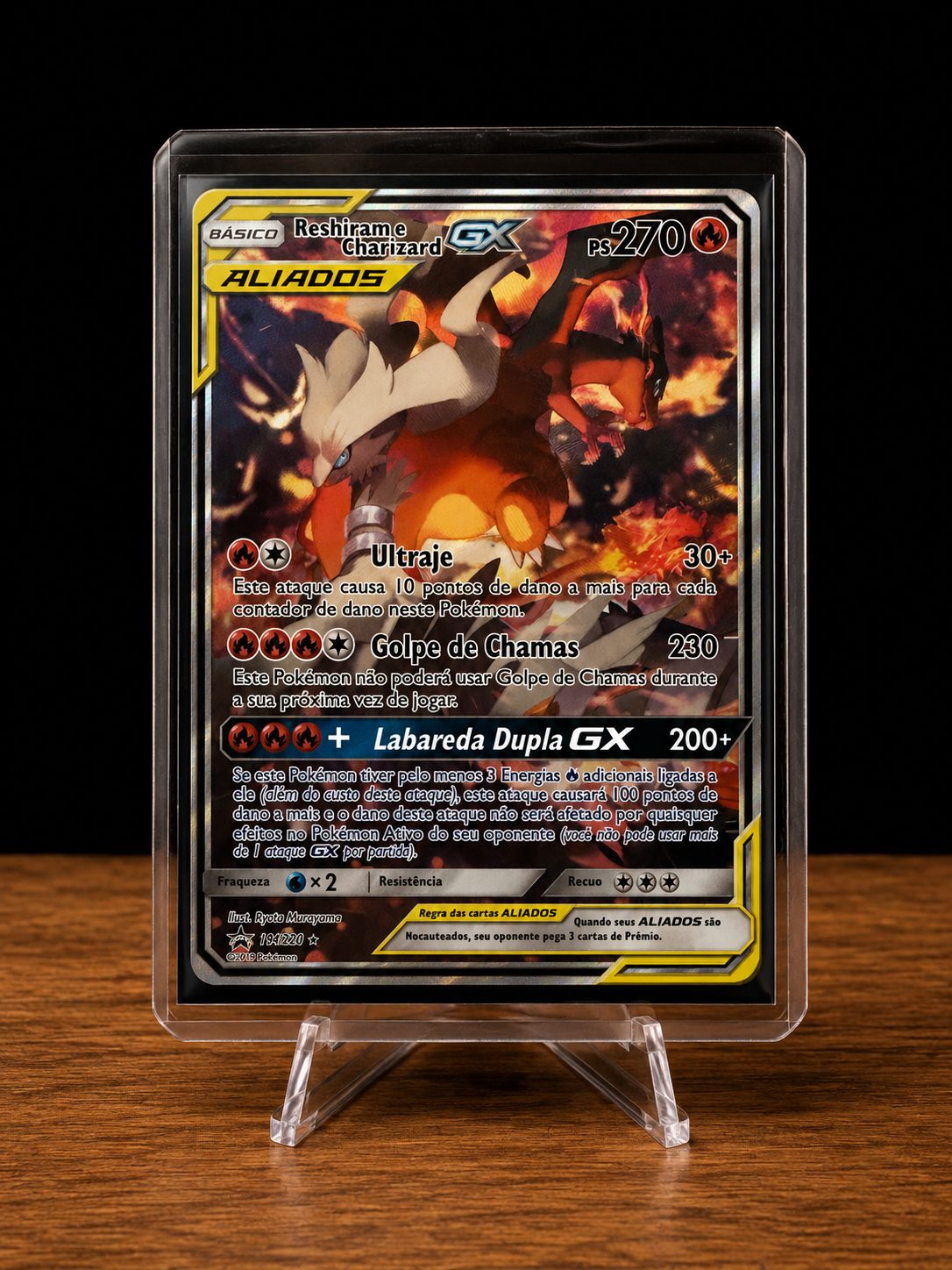Reshiram e Charizard GX