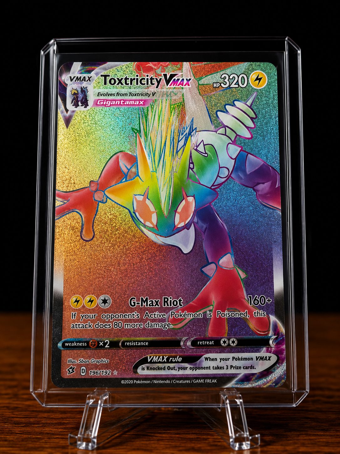 Frente da carta Toxtricity VMAX